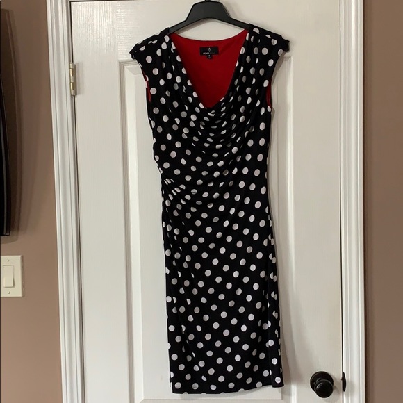 Dress - Picture 1 of 4